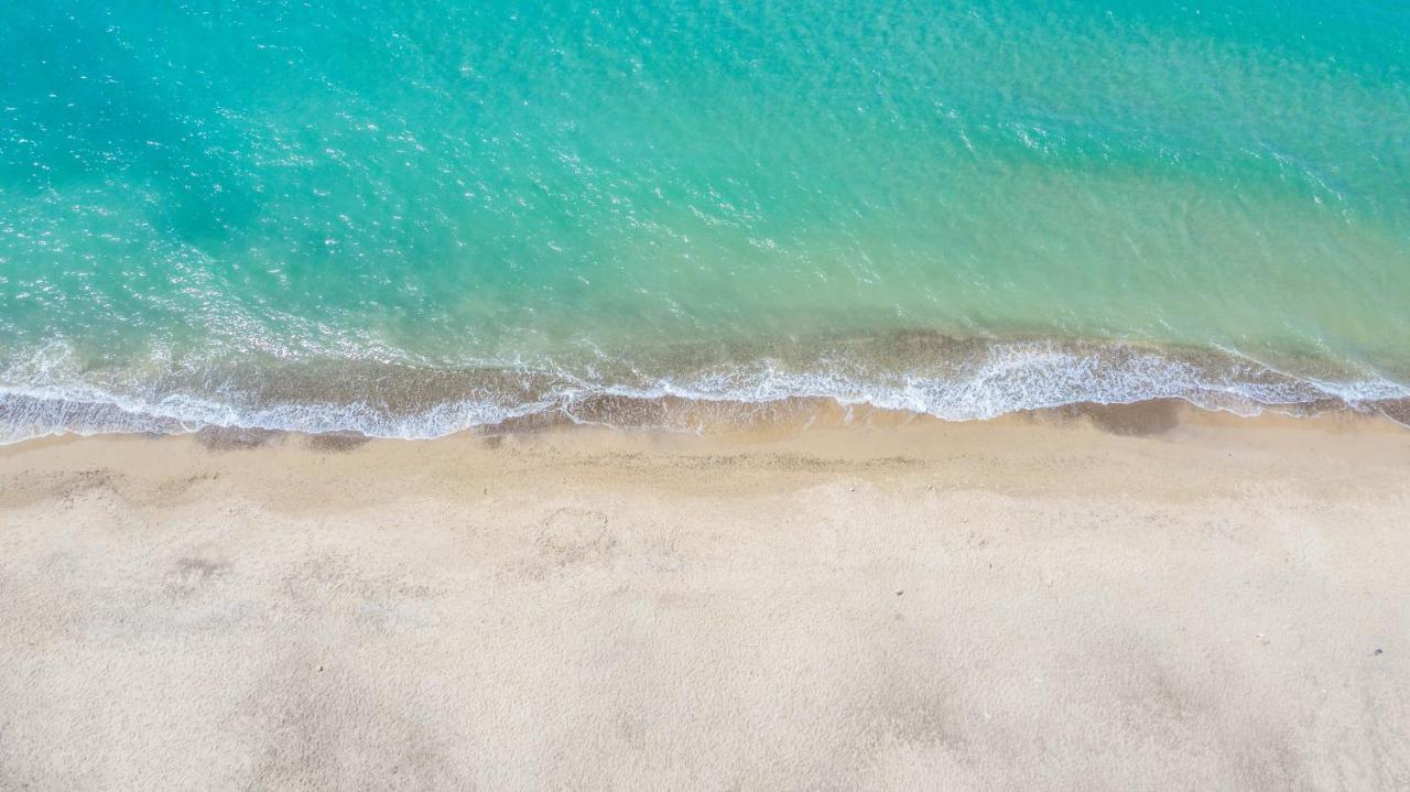Sole Mare Deluxe Villa Campofelice Di Roccella Bagian luar foto