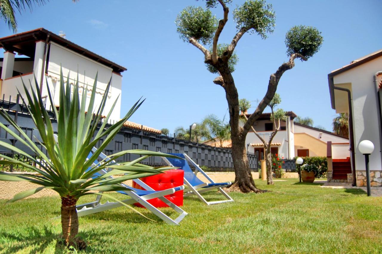 Sole Mare Deluxe Villa Campofelice Di Roccella Bagian luar foto