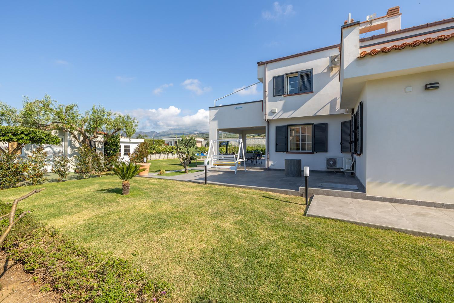 Sole Mare Deluxe Villa Campofelice Di Roccella Bagian luar foto