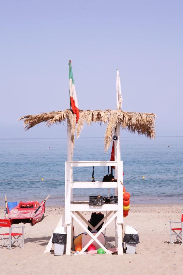 Sole Mare Deluxe Villa Campofelice Di Roccella Bagian luar foto