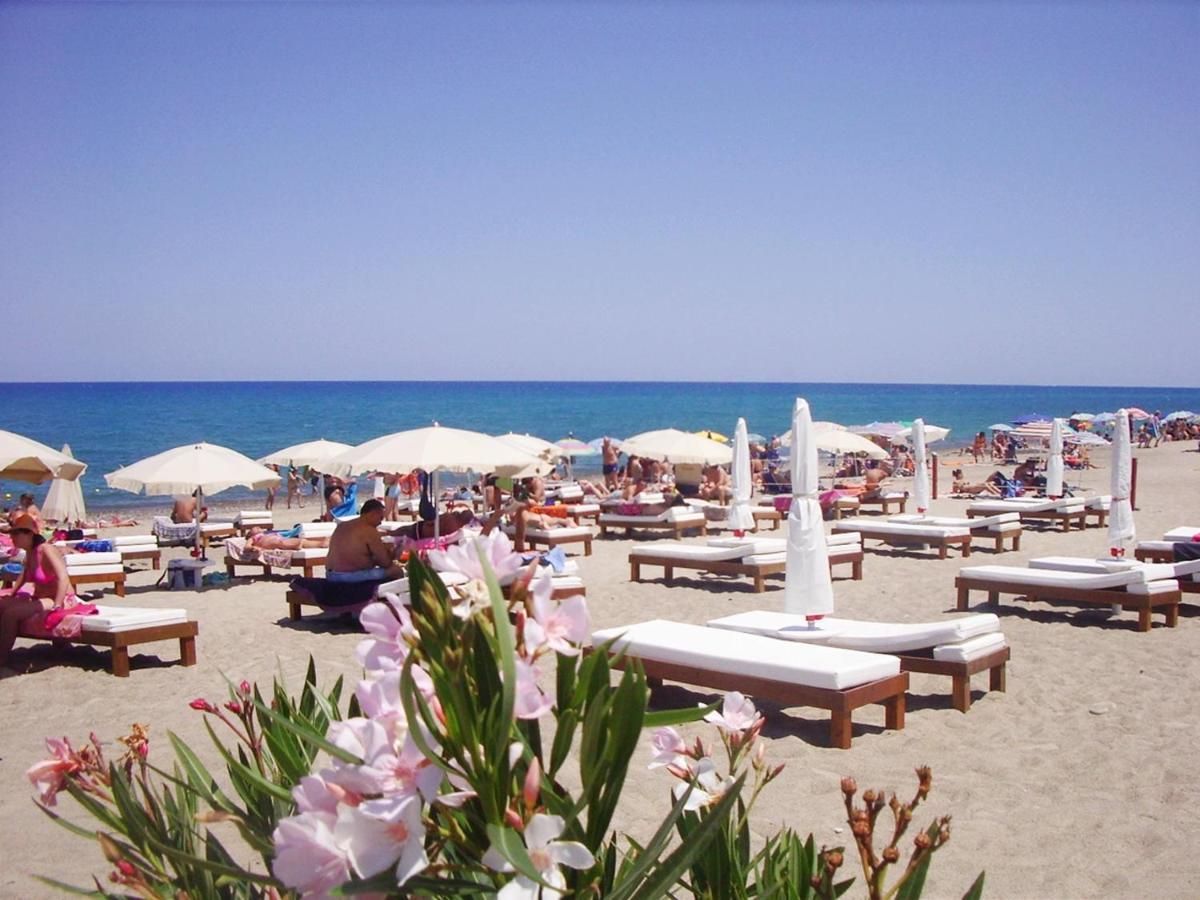 Sole Mare Deluxe Villa Campofelice Di Roccella Bagian luar foto